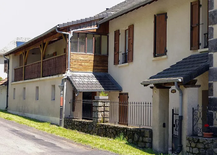 En Duplex 4 Personnes, Vallée De La Jordanne, Cantal