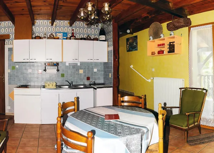 En Duplex 4 Personnes, Vallée De La Jordanne, Cantal * Lascelle